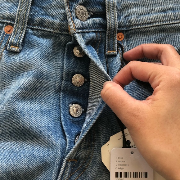 Levi’s High Rise Deconstructed Skirt. NWT - Picture 2 of 8